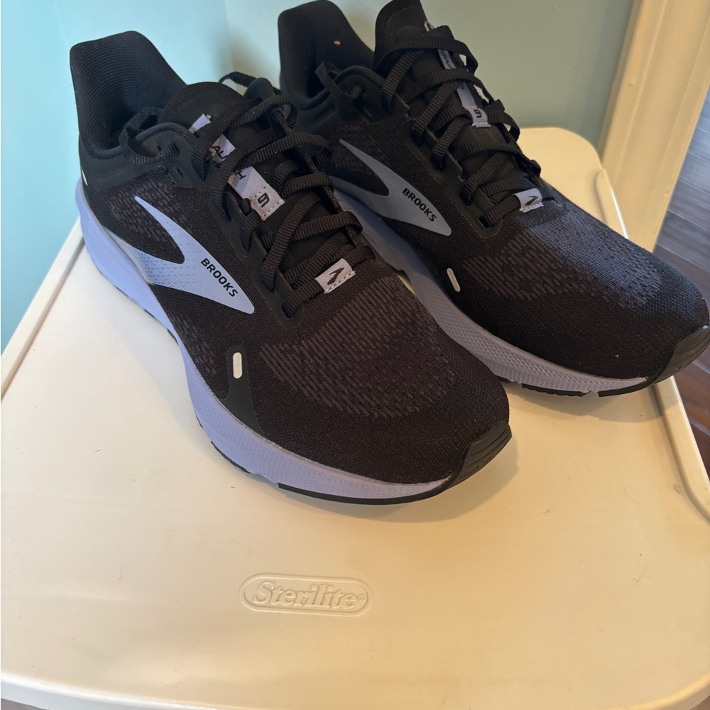 Brooks Launch Women’s Black Athletic Shoes